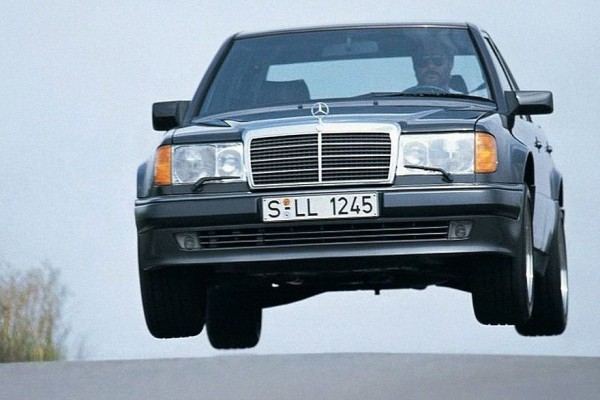 Когда трава была зеленее: тест-драйв Mercedes-Benz W124