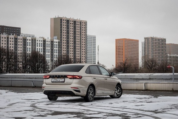 Битва седанов: Livan S6 Pro против Geely Emgrand и Lada Vesta