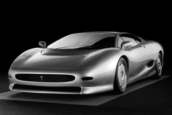 Jaguar XJ220: как пообещать невозможное, провалить все планы и все равно остаться легендой