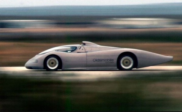 Oldsmobile Aerotech: как набрать 443 км/ч на четырех цилиндрах в 1987 году