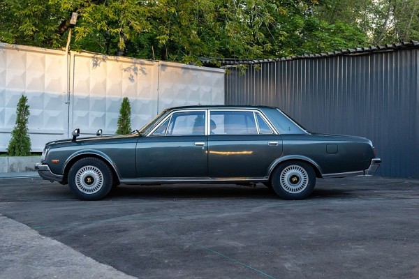 Национальное достояние: опыт владения Toyota Century первого поколения 1991 года