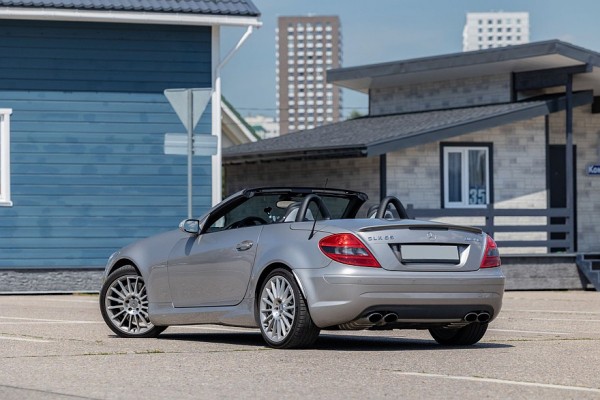 Для девочки или для КМС по автогонкам? Опыт владения Mercedes-Benz SLK 55 AMG