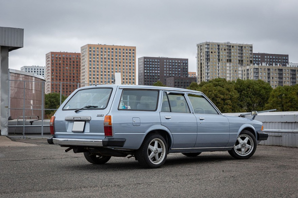 Рожденный ползать, но устремленный в небо: опыт владения Toyota Mark II (X60) 1983 года